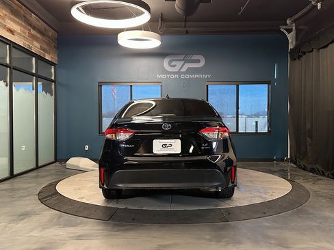 Used 2025 Toyota Corolla LE image 4