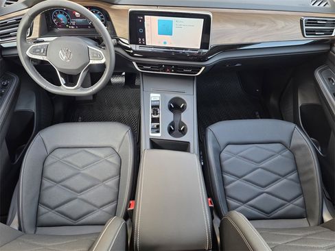 New 2026 Volkswagen Atlas SE image 17