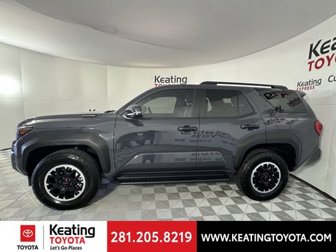 Certified 2025 Toyota 4Runner TRD Off-Road Premium image 9