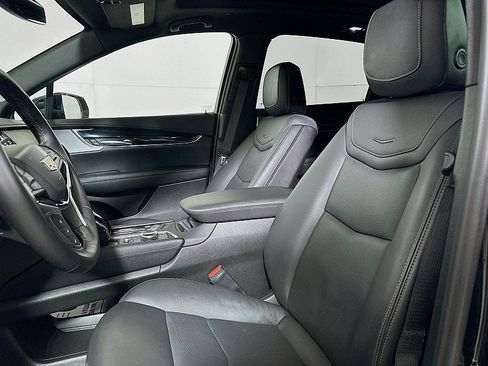 Used 2025 Cadillac XT5 Premium Luxury image 12