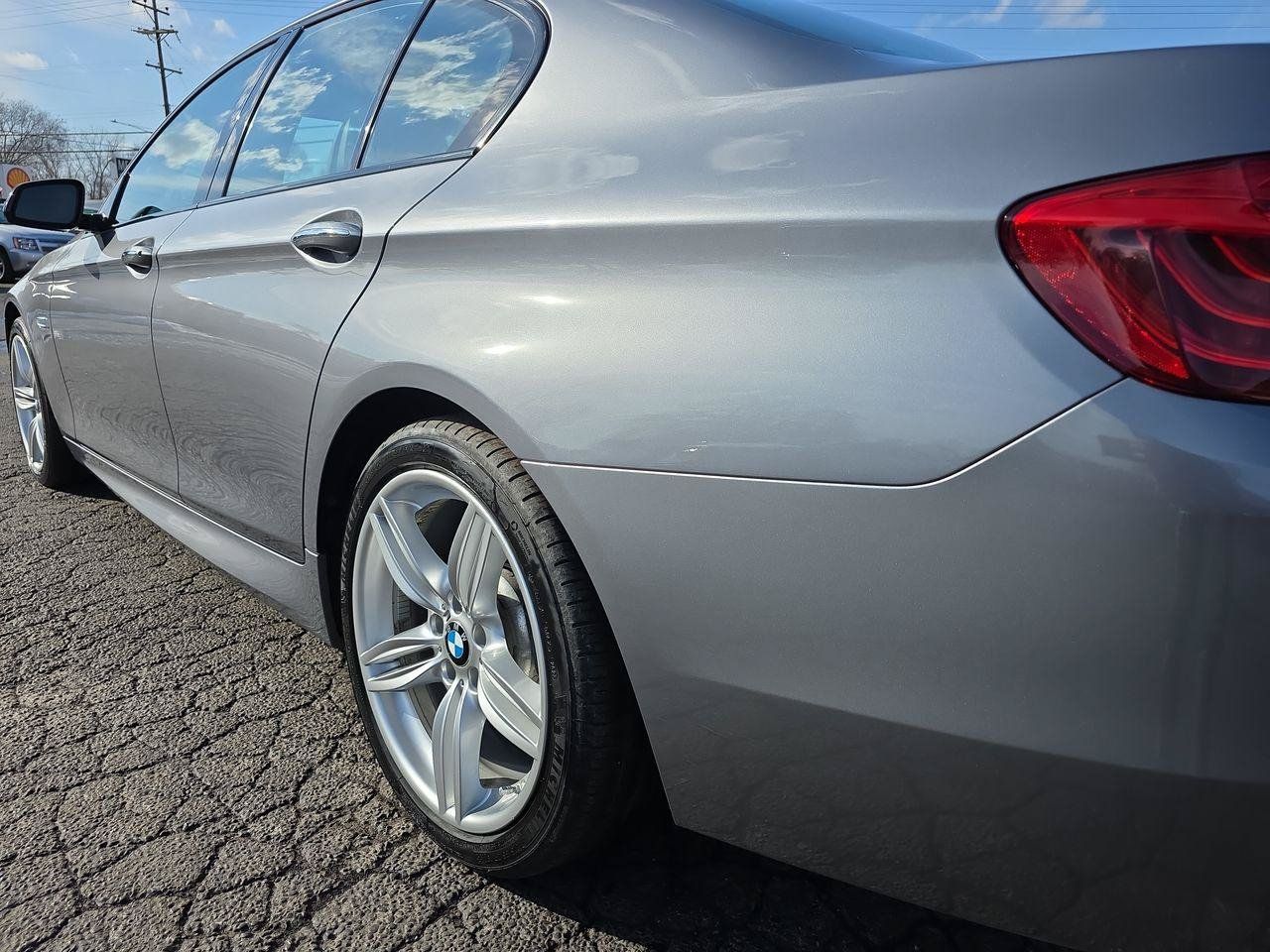 Used 2015 BMW 550i xDrive Sedan AWD/4WD image 31