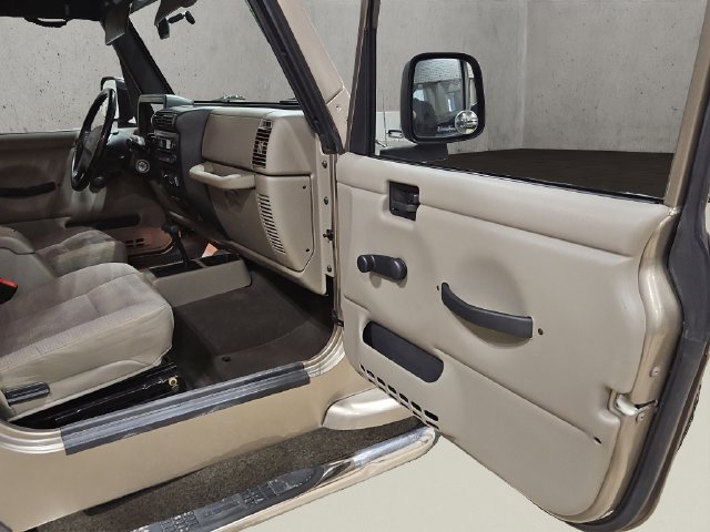Used 2004 Jeep Wrangler 4WD w/ Dual Top Group image 19
