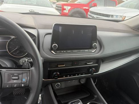 Used 2023 Nissan Rogue SV AWD/4WD image 34
