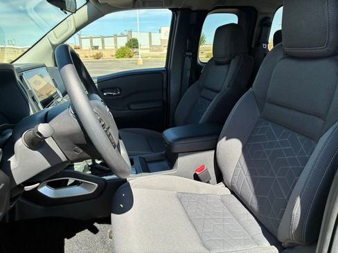 Certified 2025 Nissan Frontier SV RWD image 12