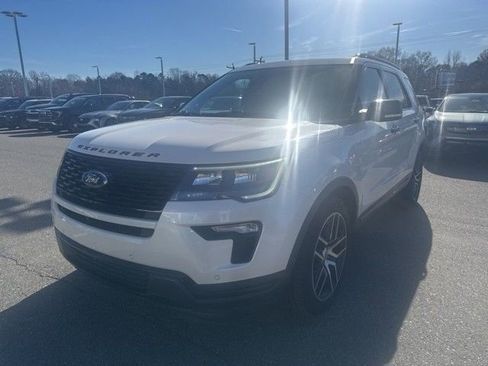 Used 2019 Ford Explorer Sport w/ Equipment Group 401A AWD/4WD image 3