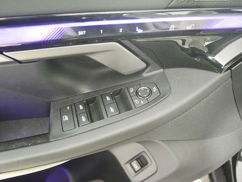 Certified 2024 BMW 540i xDrive w/ Premium Package image 8