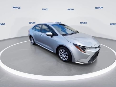 Used 2020 Toyota Corolla LE FWD image 2