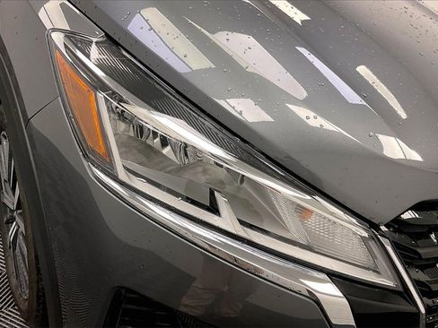 Certified 2023 Nissan Kicks SV image 24