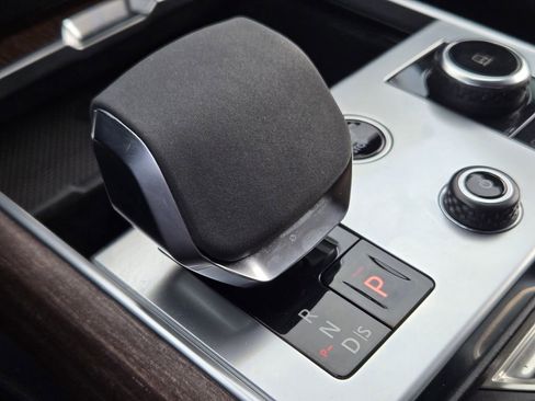 Used 2023 Land Rover Range Rover SE image 25