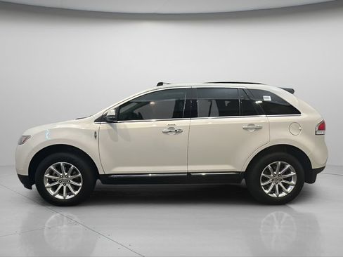 Used 2012 Lincoln MKX AWD image 2