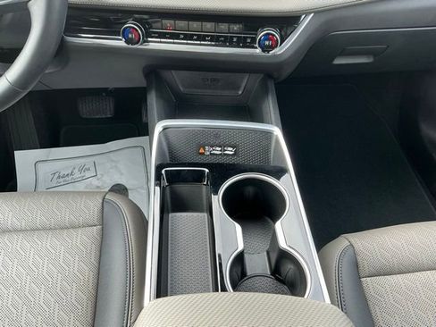 Used 2025 Chevrolet Equinox LT w/ Convenience Package II image 29