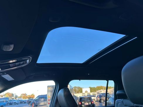 New 2025 Jeep Grand Cherokee L Limited w/ Luxury Tech Group II image 23