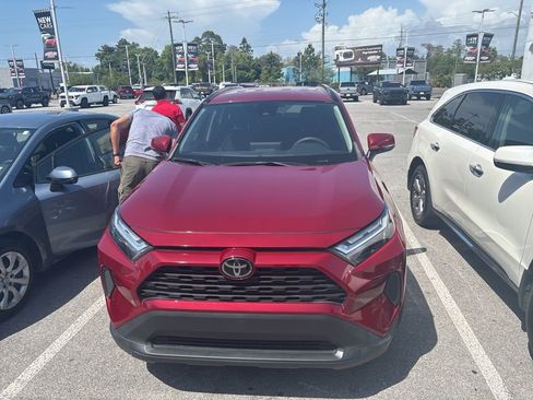 Used 2023 Toyota RAV4 XLE image 4