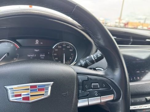 Used 2023 Cadillac XT4 Premium Luxury FWD image 13