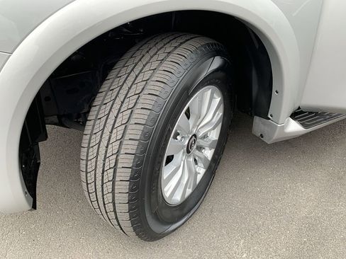 Used 2023 Nissan Armada SV image 12