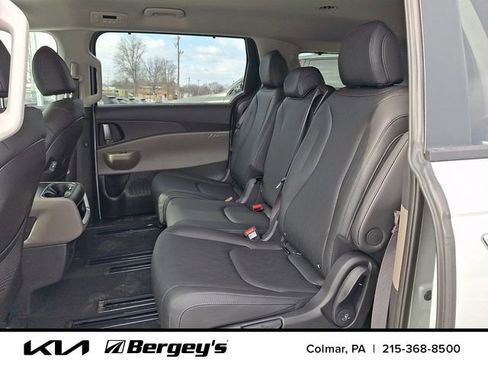 New 2026 Kia Carnival EX FWD image 8