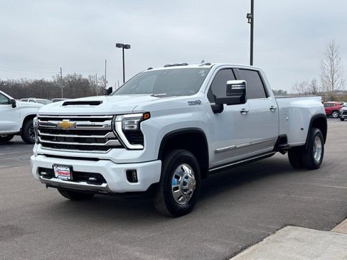Used 2024 Chevrolet Silverado 3500 High Country w/ High Country Premium Package image 7
