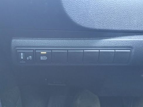 Used 2025 Toyota Corolla LE image 21