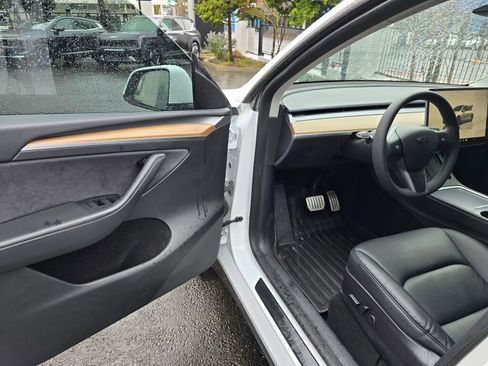 Used 2022 Tesla Model Y Performance image 20