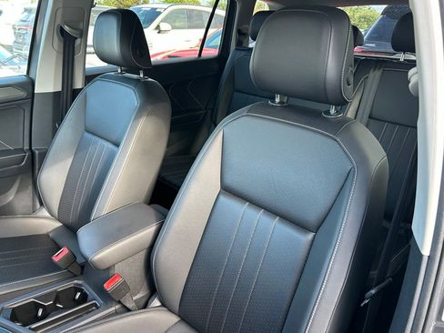 Used 2024 Volkswagen Tiguan SE FWD image 22