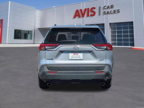 Used 2025 Toyota RAV4 XLE AWD/4WD image 7
