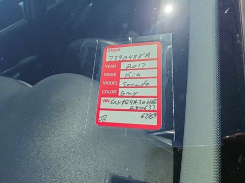 Used 2017 Kia Sorento FWD image 10
