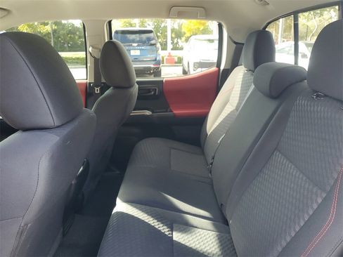 Certified 2022 Toyota Tacoma SR5 image 9