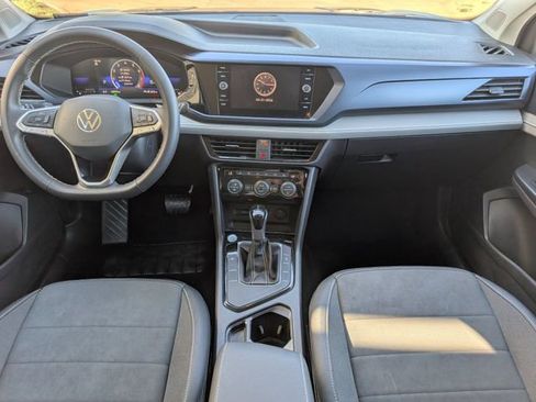 Used 2024 Volkswagen Taos SE image 24