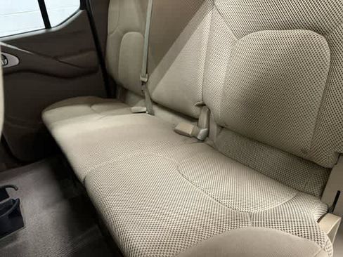 Used 2013 Nissan Frontier SV w/ SV Value Truck Pkg RWD image 11