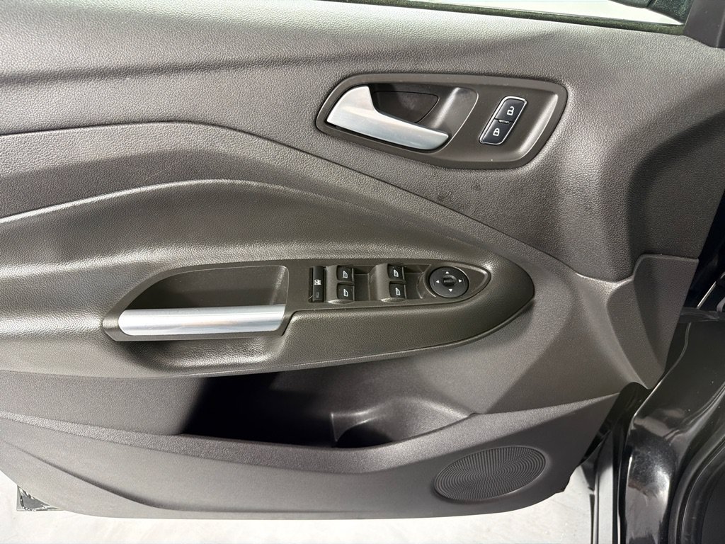 Used 2015 Ford Escape SE AWD/4WD image 11