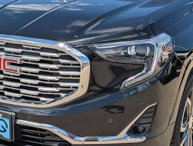 Used 2020 GMC Terrain Denali w/ Denali Premium Package AWD/4WD image 11