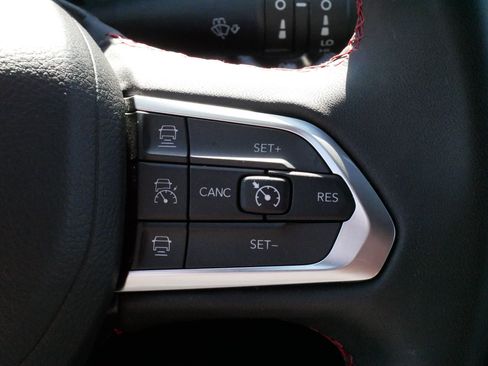 Used 2025 Jeep Compass Trailhawk AWD/4WD image 25