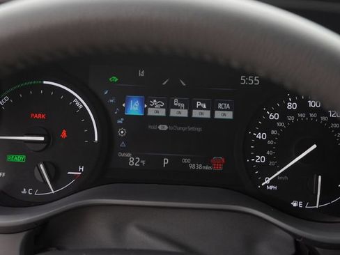 Used 2025 Toyota Sienna XLE FWD image 35