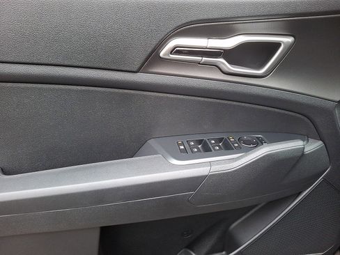 New 2026 Kia Sportage S image 5