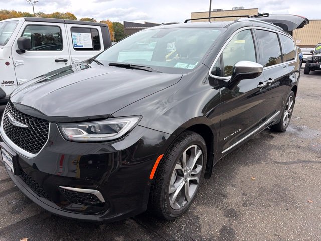 Used 2021 Chrysler Pacifica Pinnacle AWD/4WD image 6