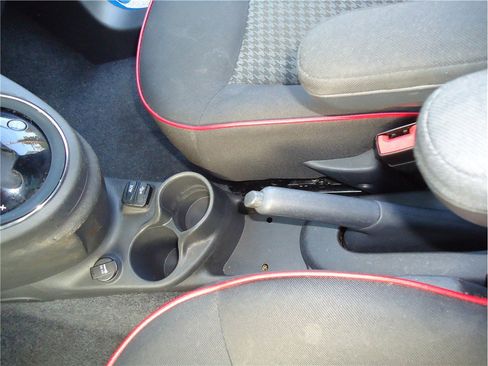 Used 2017 FIAT 500 Pop image 23