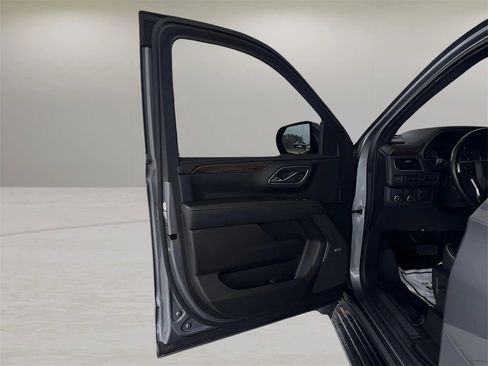 Used 2021 Chevrolet Tahoe Premier w/ Premium Package image 10