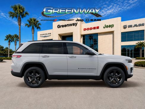 New 2025 Jeep Grand Cherokee Altitude RWD image 21