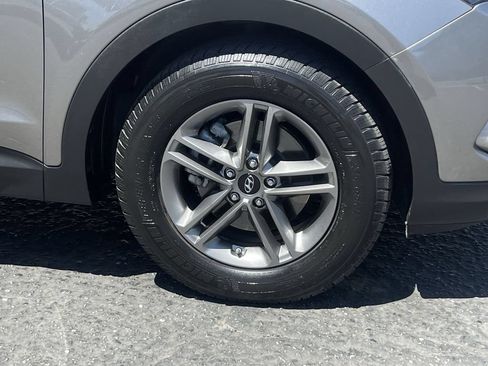 Used 2017 Hyundai Santa Fe Sport FWD image 29