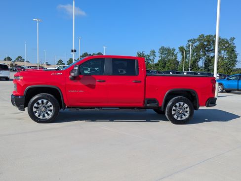 Used 2025 Chevrolet Silverado 2500 Custom w/ Custom Value Package AWD/4WD image 2