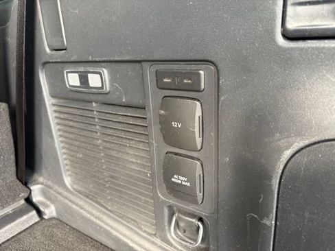 Certified 2025 Ford Expedition Active AWD/4WD image 41