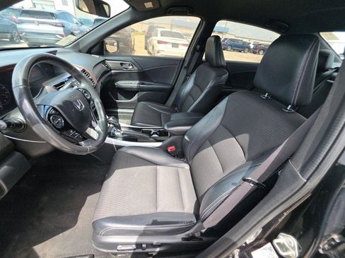 Used 2017 Honda Accord Sport image 8