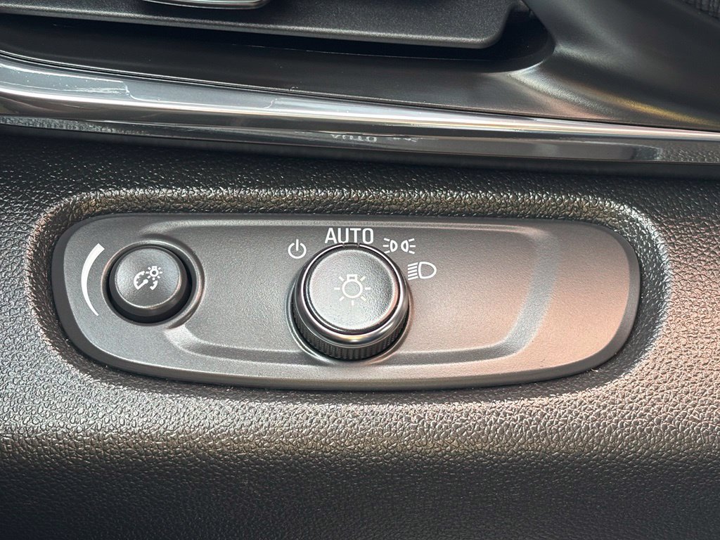 Used 2026 Buick Envista Preferred FWD image 25