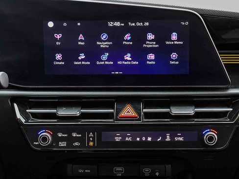 Certified 2024 Kia Niro Wind w/ Wind Preserve Package image 12