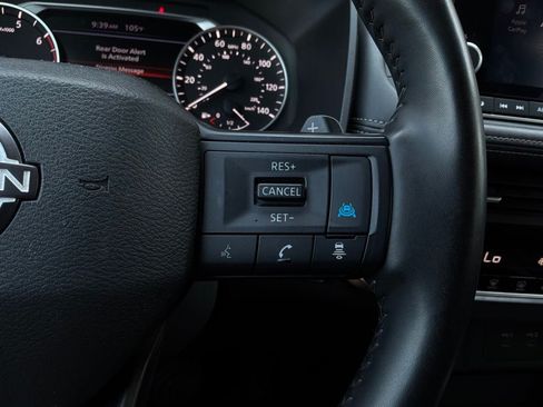 Used 2025 Nissan Rogue SV FWD image 36