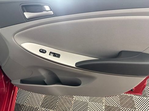 Used 2015 Hyundai Accent GLS FWD image 21