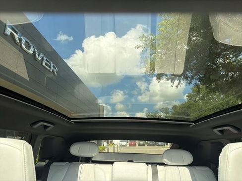 Used 2024 Cadillac Lyriq Luxury AWD/4WD image 12
