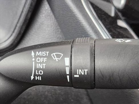 Used 2021 Toyota Corolla LE FWD image 8