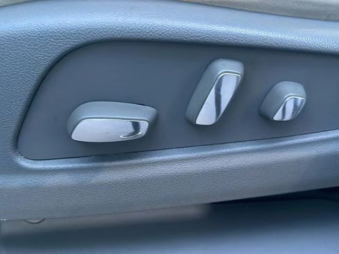 Used 2017 Cadillac XT5 Luxury image 23