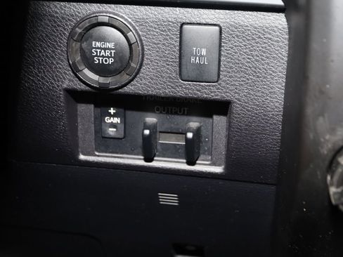 Used 2020 Toyota Tundra Platinum image 31